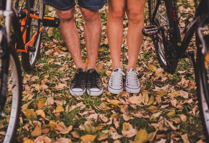 The secret to nailing the biggest online dating day of the year: wear sneakers
