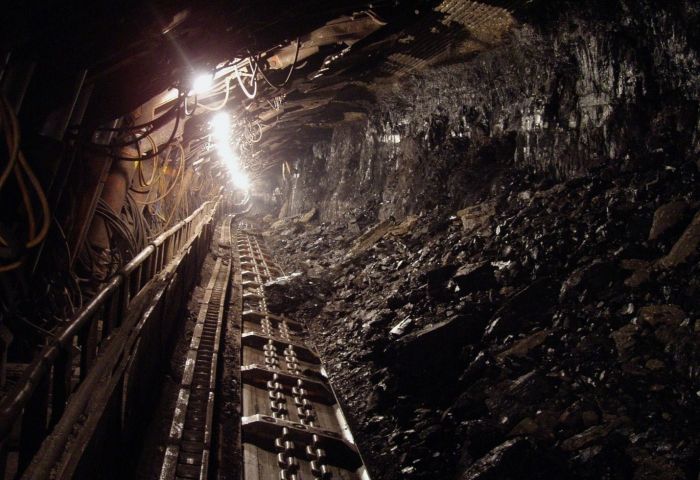 Liberia gold mine collapse: Dozens arrested at 'lawless' rescue site