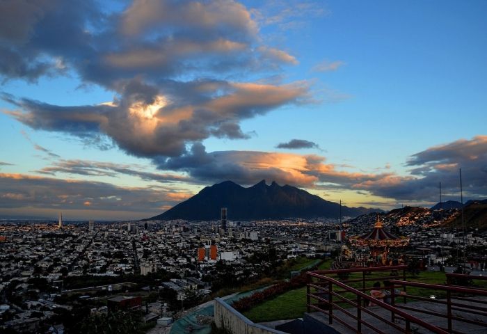 Mexico tries new approach to asylum-seekers at the border