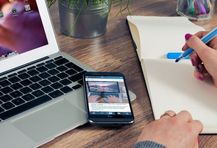Just How Dirty Is Your Office Desk? It's Worse Than You Think
