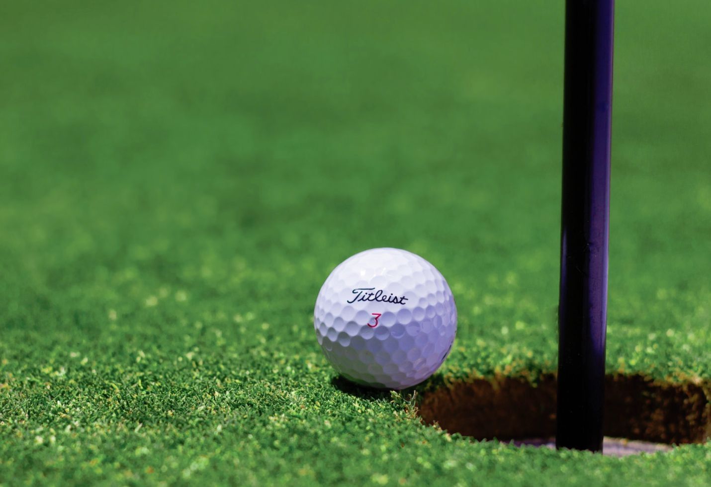 Nissan creates a self-driving golf ball that always finds the hole