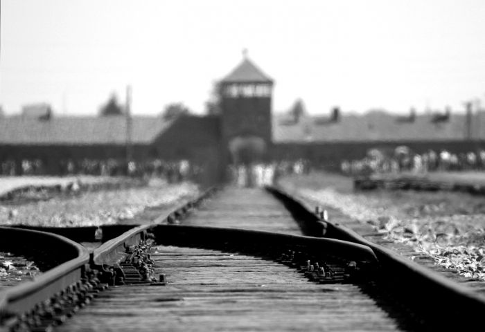 Holocaust Survivors Are Sicker But Live Longer, Study Says