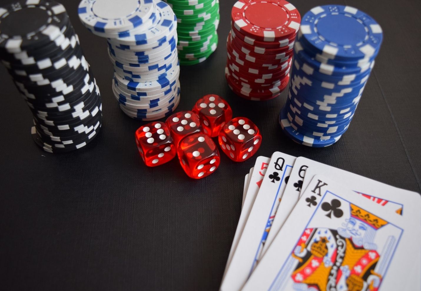 13 Things Rich People Never Waste Their Money On