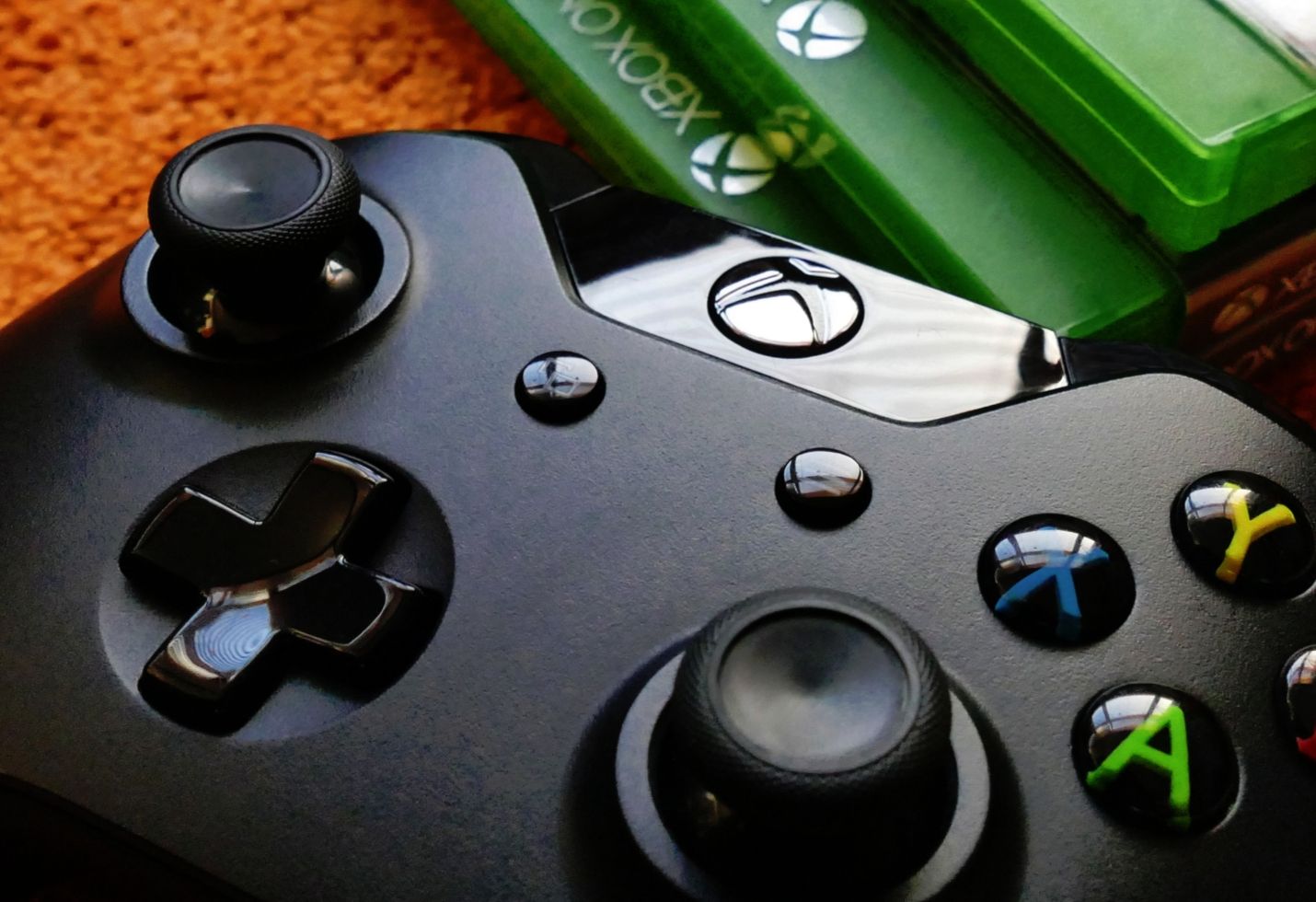 Leak shows Microsoft's very purple 'Fortnite' Xbox One S