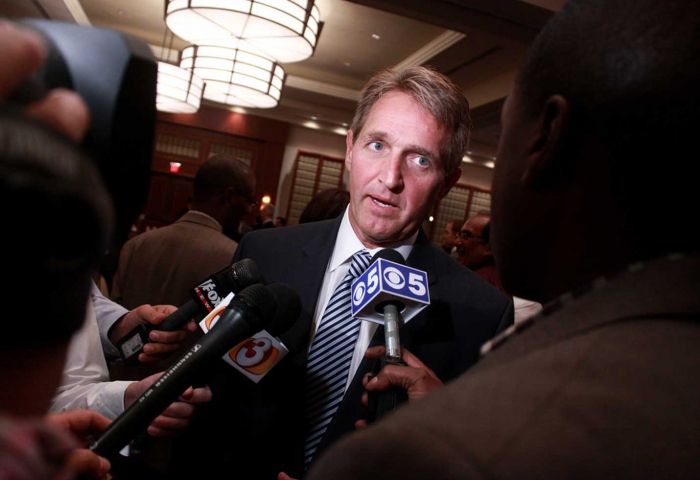 Sens. Flake, Coons Demand New Privacy Measures in Letter to Strava CEO